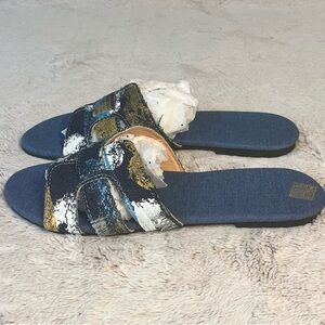 Stylish Blue and White Distressed Women's Sandals